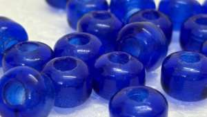 Perles de verre bleues faites à la main avec une finition lisse pour la fabrication de bijoux, l'artisanat tribal et les motifs traditionnels en boîte - Product Image 5