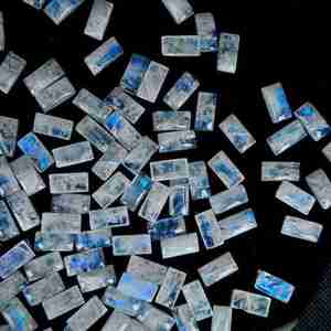 Cabochon en pierre de lune arc-en-ciel blanc naturel 8x16mm en forme de rectangle pour les conceptions de pendentifs de collier - Product Image 3