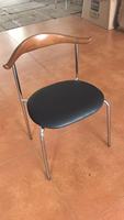 Chaises de salle à manger modernes ergonomiques en cuir PU durable avec pieds en métal chromé, design tendance de luxe léger de petite taille pour la salle à manger à domicile