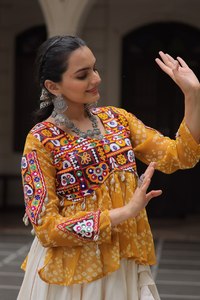 Colección Navratri Lehenga Choli 2025 - Ropa de Fiesta Moderna Reversible, Completamente Cosida, Tela de Algodón y Trabajo Kora - Product Image 6