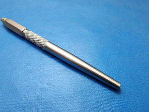 Micro-implant chirurgical dentaire en acier inoxydable Mini lame de scalpel avec poignée Base essentielle des instruments chirurgicaux - Product Image 6