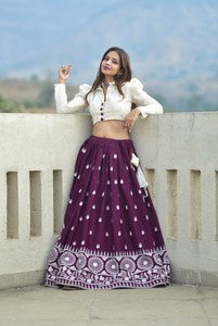Secuencia de bordado de algodón puro de último diseñador, trabajo Lahenga Choli por Fab Zone - Product Image 2