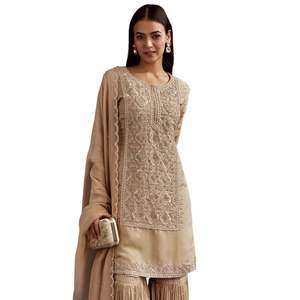 Lentejuelas beige y Cutdana Kurta con Sharara y Organza Dupatta para bodas Fiestas Recepción festiva y celebraciones culturales - Product Image 2