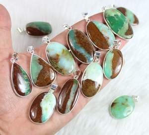 Venta al por mayor estilo bohemio crisoprasa colgante verde y marrón latón bisel joyería - Product Image 2