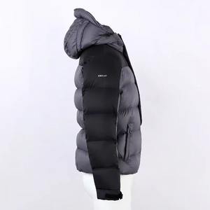 Veste matelassée noire personnalisée avec capuche détachable Nouveau style de vêtements de rue d'extérieur Vestes d'hiver pour hommes - Product Image 4
