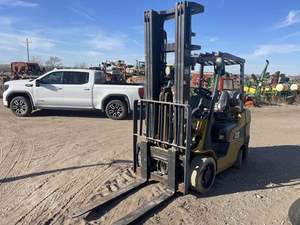 Montacargas CAT Original Usado de 2-5 Toneladas Diésel 4x4 Operación Manual 1 Año de Garantía para Obras de Construcción - Product Image 6