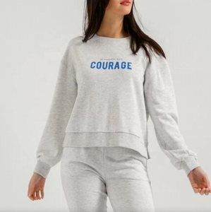 Sudadera de cuello redondo de gran tamaño para mujer, diseño informal de longitud corta, logotipo personalizado impreso en la parte delantera, ajuste holgado, estampado de letras para invierno - Product Image 4