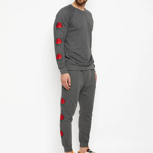 Chándal para hombre Diseño impreso Algodón personalizado Tela transpirable de alta calidad Conjunto de secado rápido Ajuste cómodo para chándales para adultos - Product Image 3