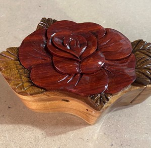 Signe de logo magnétique en bois pour véhicules et affichage fabriqué au Vietnam à partir de données 99 gold - Product Image 3