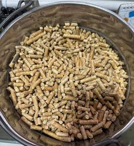 Briquettes de bois de pin Super Glory en gros, diamètre 6 mm, granulés de biomasse haute teneur calorifique, sans fumée, non cokeur, 4500 J - Product Image 3