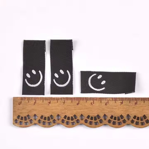 Étiquette tissée en tissu de coton doux personnalisée pour matelas logo de marque privée étiquette principale de cou tissé vêtements Jeans étiquette Patch - Product Image 5