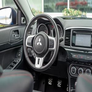 ¡Oferta Imperdible! Mitsubishi Lancer Evolution X Final Edition 2015, impecable, transmisión manual de 5 velocidades, tracción en las cuatro ruedas, color azul octan, sedán de lujo. - Product Image 3