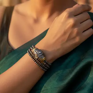 Anillo de Lujo de Plata con Cuentas para Mujer con Diamantes, Elegantes Anillos de Diamantes - Product Image 1