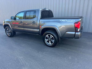 Usado 2018 T * oyota Tacoma TRD SUV - Product Image 5