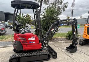 Mini-excavatrice UHI Kubota Engine UME18 avec flèche pivotante, 8 accessoires, tractable, pelles rétrocaveuses - Product Image 3