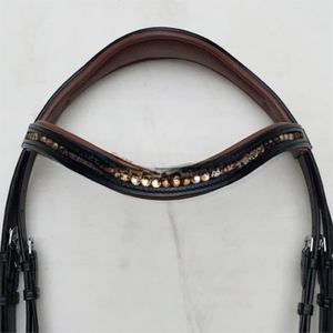 Bride de cheval en cuir de vachette anatomique de haute qualité avec muserolle découpée et casque rembourré blanc pour les courses d'équitation équestre - Product Image 3