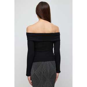 Camiseta Ajustada de Manga Larga con Hombros Descubiertos - Product Image 5