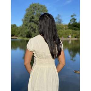 Vestido Blanco de Manga Corta para Mujer, Bordado Étnico con Diseño Floral Mexicano, Estilo Casual de Verano, Largo hasta la Rodilla - Product Image 4