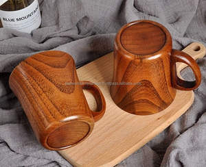 Tasses en bois d'acacia pour le café, le thé et l'eau Tasse à bière de style fantaisie avec poignée pour les cadeaux Conception en vrac Disponible au prix d'exportation - Product Image 5