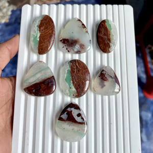 Prix de gros Aquaprase Cabochon, pierre précieuse de cristal de guérison verte naturelle très demandée, mélangée pour la fabrication de bijoux, pierre verte en vrac - Product Image 2