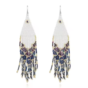 Boucles d'oreilles longues franges colorées faites à la main pour femmes bijoux perlés personnalisables par MD artisanat - Product Image 2