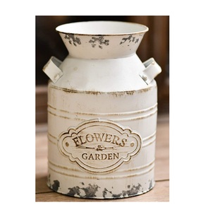 Venta al por mayor Vintage rústico galvanizado Metal Chic florero regadera jarra de estilo francés cubo maceta florero Decoración - Product Image 1