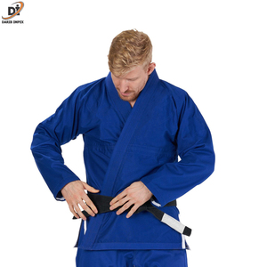 Por encargo de alta calidad de peso ligero de manga completa de entrenamiento de Karate desgaste mejor uniforme de artes marciales con su propio diseño - Product Image 3