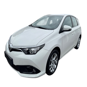 Toyota Auris Hybrid Team D Hatchback d'occasion En bon état Ventes disponibles pour la livraison Boîte de vitesses manuelle automatique en cuir gauche Wish - Product Image 5