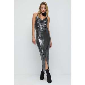 Falda Ajustada Brillante con Abertura Frontal - Product Image 3