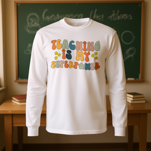 T-shirt à manches longues vintage Groovy University Teacher, design promotionnel « Teaching Is My Superpower » - Product Image 3