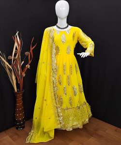 Fusion de mode: Style pakistanais Salwar Kameez - Fusion de styles traditionnels et modernes, créant une mode chic et élégante - Product Image 6