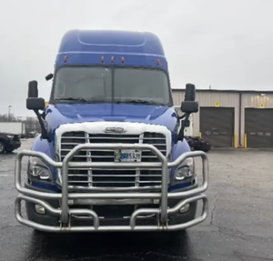Best!! 2022 2019 Used Sleeper <b>Truck</b> <b>Freightliners</b> Cascadias 113 Sleeper Semi <b>Truck</b> 60" Mid Roof Sleeper 450HP Automatic - Product Image 2