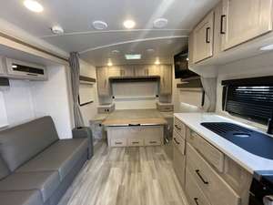 Autocaravana Usada 2023 F-o-r-e-s-t R-i-v-e-r Flagstaff Micro Lite 21FBRS - Product Image 4