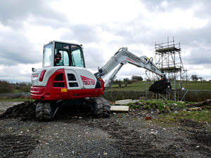 Excavadora de Orugas TAKEUCHI TB370 de Alta Calidad en Venta, Motor Yanmar, Bomba Hidráulica Eaton, Caja de Cambios, Alta Potencia de Excavación, 3 Años de Garantía - Product Image 5