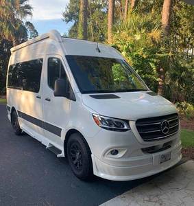 Remolque de Autocaravana Premium 4X4 con Refrigerador para Aventuras de Camping Móvil - Product Image 3