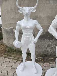Escultura de Toro en FRP Blanco, Figuras Masculinas y Femeninas, Arte Contemporáneo Hecho a Mano, Decoración para Bodas y Exteriores - Product Image 4