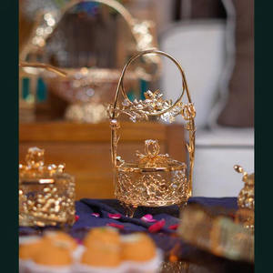 Frutero seco de metal moderno con un vidrio versátil con acabado brillante y frutero seco de metal para el hogar o la oficina - Product Image 4