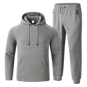 Ensemble de survêtement homme confortable, respirant, léger, coupe ajustée, nouveau modèle, personnalisable avec logo, style streetwear, du meilleur fournisseur - Product Image 1