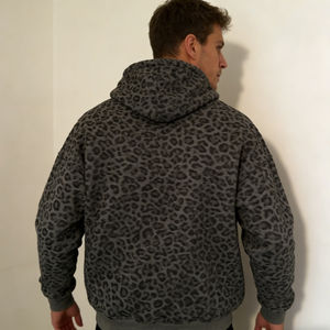 เสื้อฮู้ดดี้ผู้ชายไซส์ใหญ่สีเทาพิมพ์ลายเสือดาว มีกระเป๋า ผ้าฟลีซ สไตล์ลำลองแนวสตรีท คุณภาพสูง ขายส่ง - Product Image 6