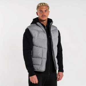 Gilet noir-Design élégant et fonctionnel avec poches latérales pratiques et détails haut de gamme pour un confort et un style quotidiens - Product Image 2