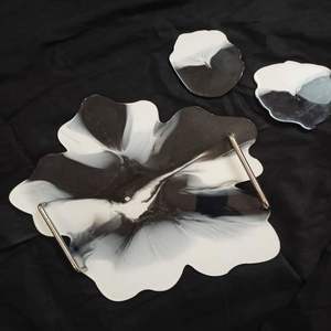 Plato para servir de resina de primera calidad, diseño brillante hecho a mano, ideal para fiestas de entretenimiento en el hogar, celebraciones u ocasiones de regalo - Product Image 4