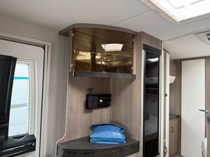 Remolque de Viaje Estándar Europeo Directo de Fábrica con Características Modernas y Elegantes y Entrega Rápida Compre Caravanas y Campers Limpios en EE. UU. - Product Image 6