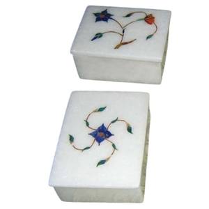 Boîte à bijoux en marbre faite à la main, design incrusté de pierres, rangement élégant pour bagues, colliers, cadeaux de mariage et cadeaux de remerciement - Product Image 1