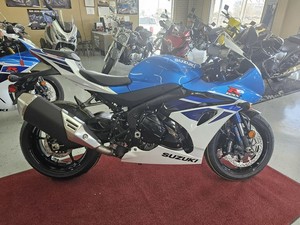 Oferta de Subasta: Motocicleta Deportiva Original GSX-R1000RZ 2025, Nueva, Motor de 1001-2000W, Velocidad Máxima >80km/h, Señorita de Empeño - Product Image 3