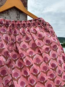 Short d'été unisexe 100% en coton biologique, vêtements de plage faits à la main, vêtements de nuit décontractés de Pune Elastic-Tenues de plage pour femmes - Product Image 4