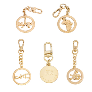 Gran oferta, marca grabada, bolsa personalizada, logotipo de Metal, etiqueta de placa <span class=keywords><strong>con</strong></span> <span class=keywords><strong>cadena</strong></span> de gancho <span class=keywords><strong>para</strong></span> bolsos - Product Image 4