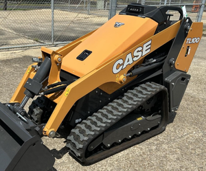 Chargeuse compacte sur pneus Case TL100, mini-chargeuse frontale diesel robuste avec moteur FPT haute performance et système PLC - Product Image 1