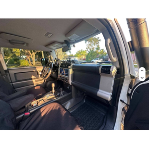 Toyota FJ Cruiser SUV usado en buen estado - Product Image 3