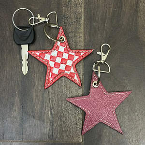 Llavero de Diseño de Estrella de Moda 2025, Cuero Vacuno a Cuadros, Lindo Amuleto de Estrella, Accesorios para Llaves, Anillo y Soporte para Llaves, Regalo Unisex - Product Image 6