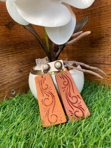 Nueva llegada estilo occidental tallado a mano pendientes de cuero mujeres lindo pendiente de lágrima de moda joyería de moda de cuero - Product Image 6